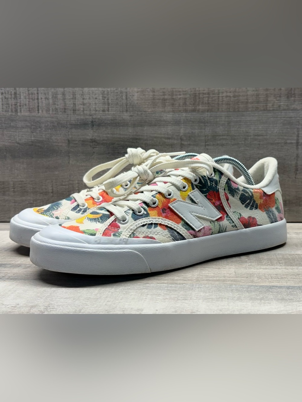 New Balance Procts WPROCTSK Floral Canvas Sneakers Women’s 9 White Multicolor